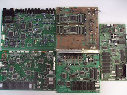 Roland-*** Batch of 18 Roland boards a/s